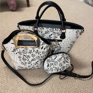 Black and white flowered Versona trio bags